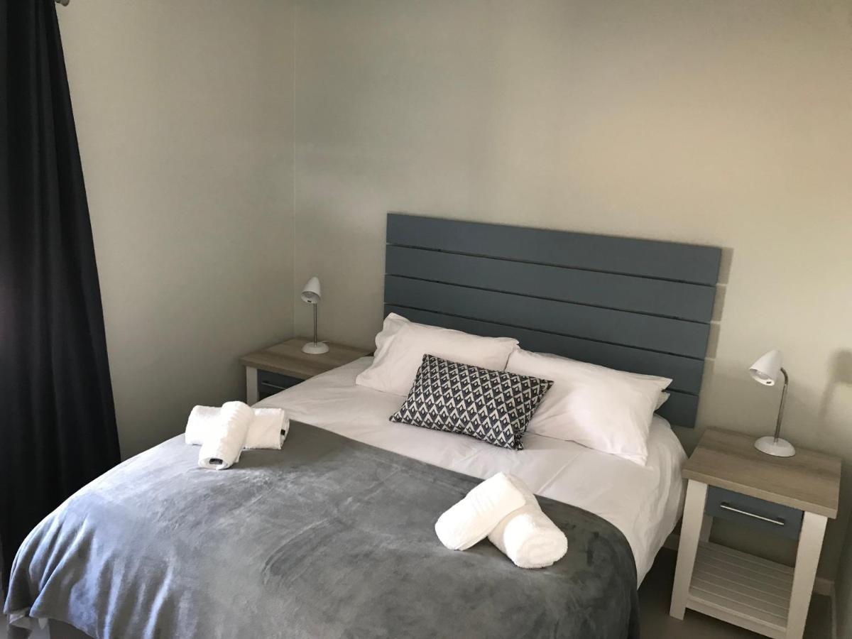 Kleinmond Lodge Bagian luar foto