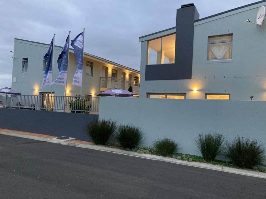 Kleinmond Lodge Bagian luar foto